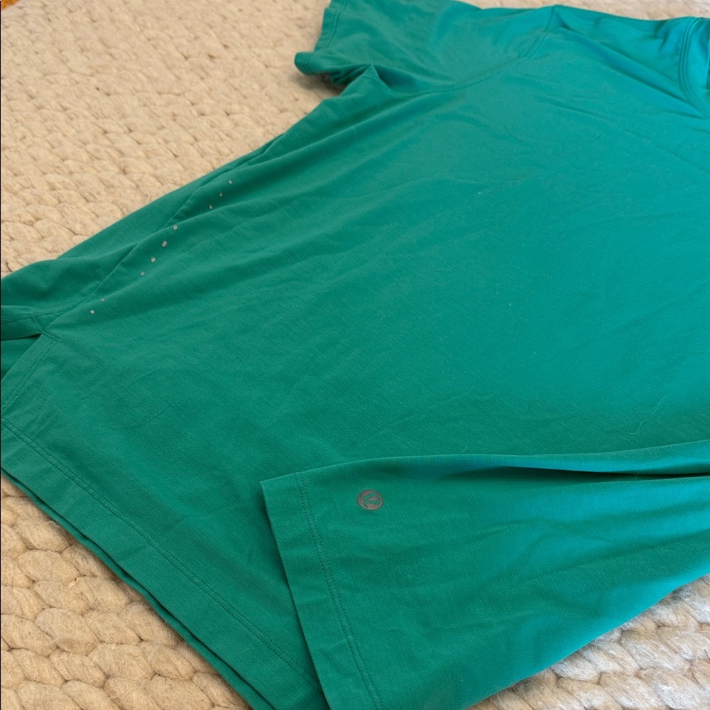 Lululemon women's workout tee shirt